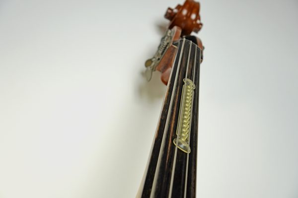 Resounding Fingerboard for double bass